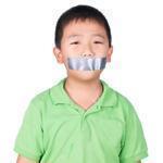  Faites comprendre aux enfants présents (les vôtres) qu’ils doivent adopter la bonne attitude durant les visites